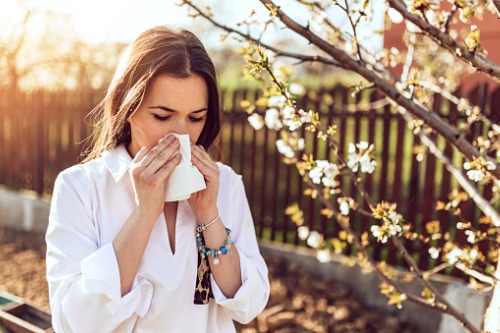 Descobreix els símptomes i els remeis per a l’al·lèrgia primaveral – Adeslas Salud y Bienestar