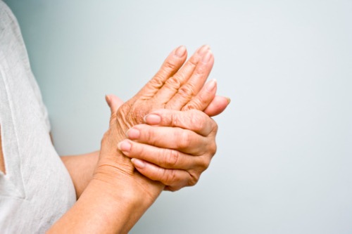 Descubre los beneficios del ejercicio físico para la artrosis - Adeslas Salud y Bienestar