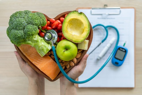 Descubre qué es el colesterol y cómo reducirlo mediante una dieta adecuada – Adeslas Salud y Bienestar