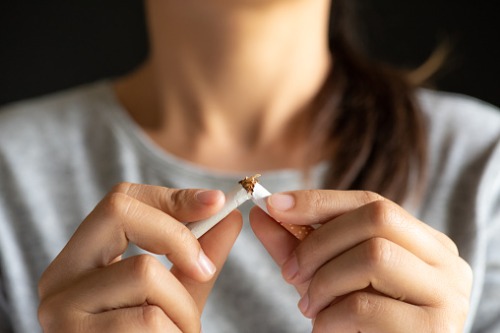 Descobreix com et pots preparar psicològicament per deixar de fumar – Adeslas Salud y Bienestar