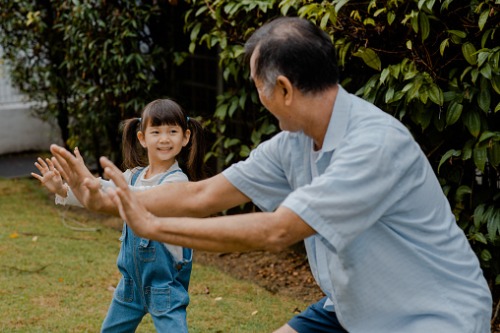 Descubre los beneficios del Tai Chi para tu salud – Adeslas Salud y Bienestar